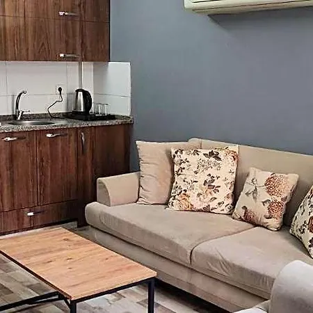 Smyrna Homes & Suits
