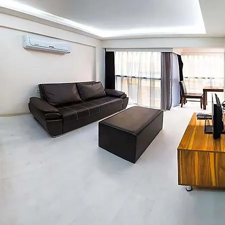 Smyrna Homes & Suits Aparthotel