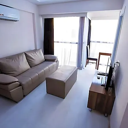 Ξενοδοχείο Smyrna Homes & Suits 3*