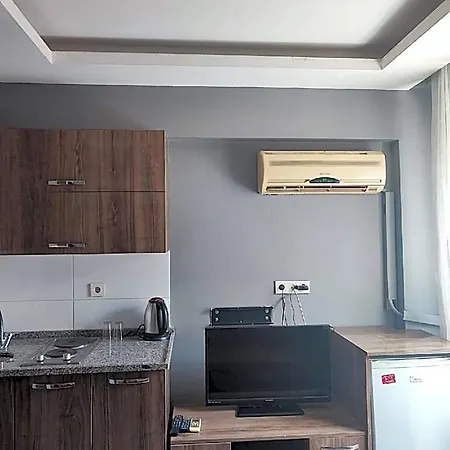Smyrna Homes & Suits Ξενοδοχείο 3*
